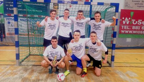 FC Pesto wygrywa nocą