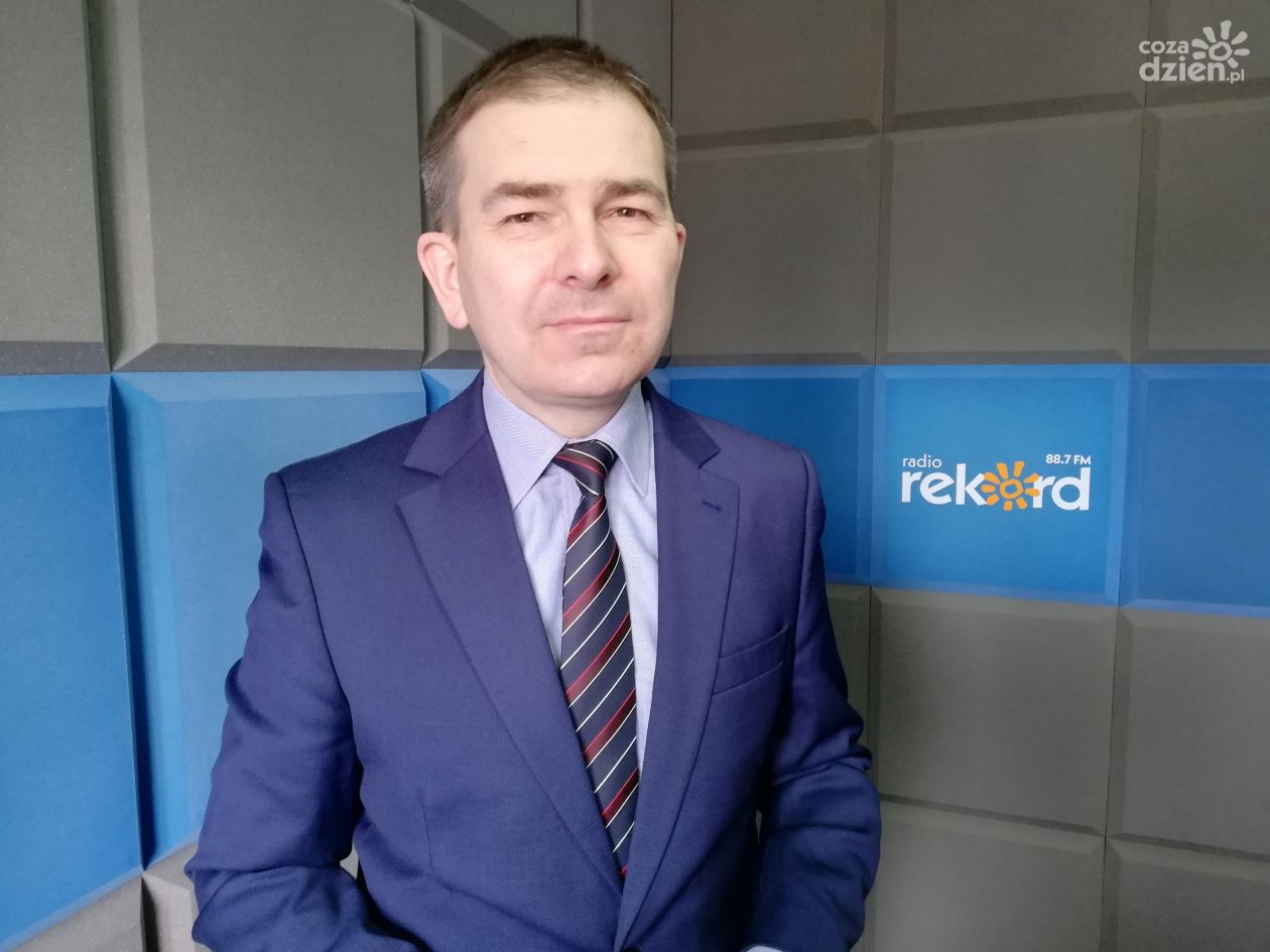Kamasa: NFZ pudruje biedę szpitalną
