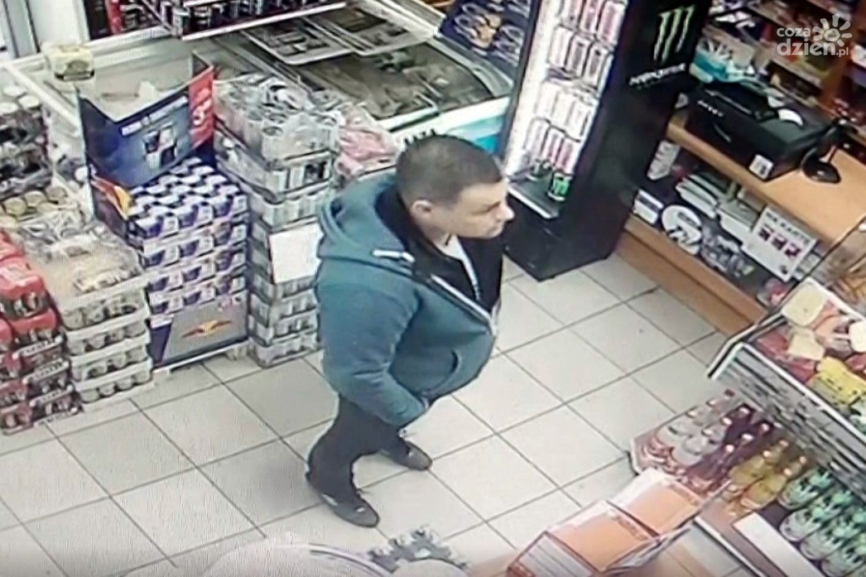 Ukradł stojak. Złodzieja zarejestrowały kamery