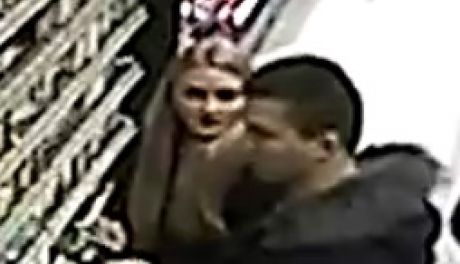Ukradli perfumy. Zapomnieli o kamerach monitoringu