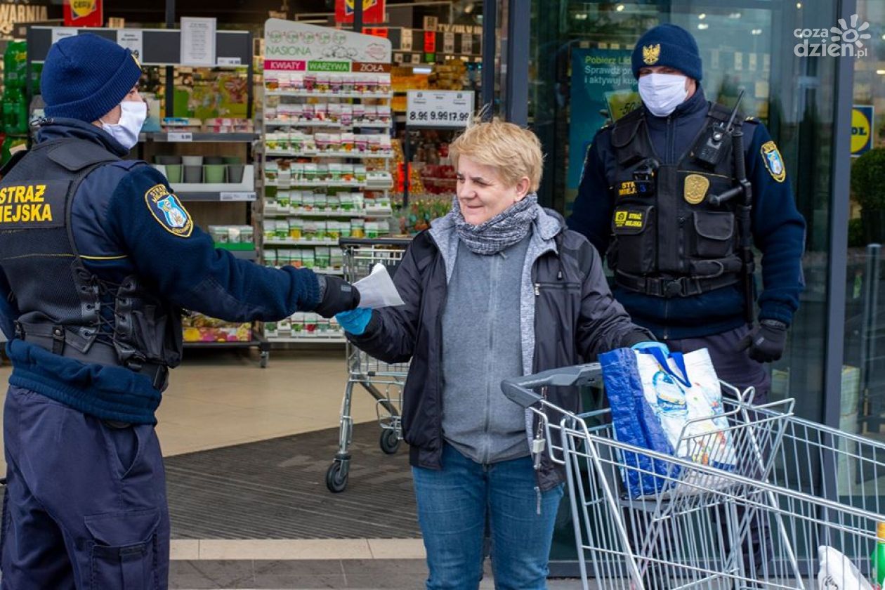 30 tys. maseczek trafiło już do mieszkańców Ciechanowa