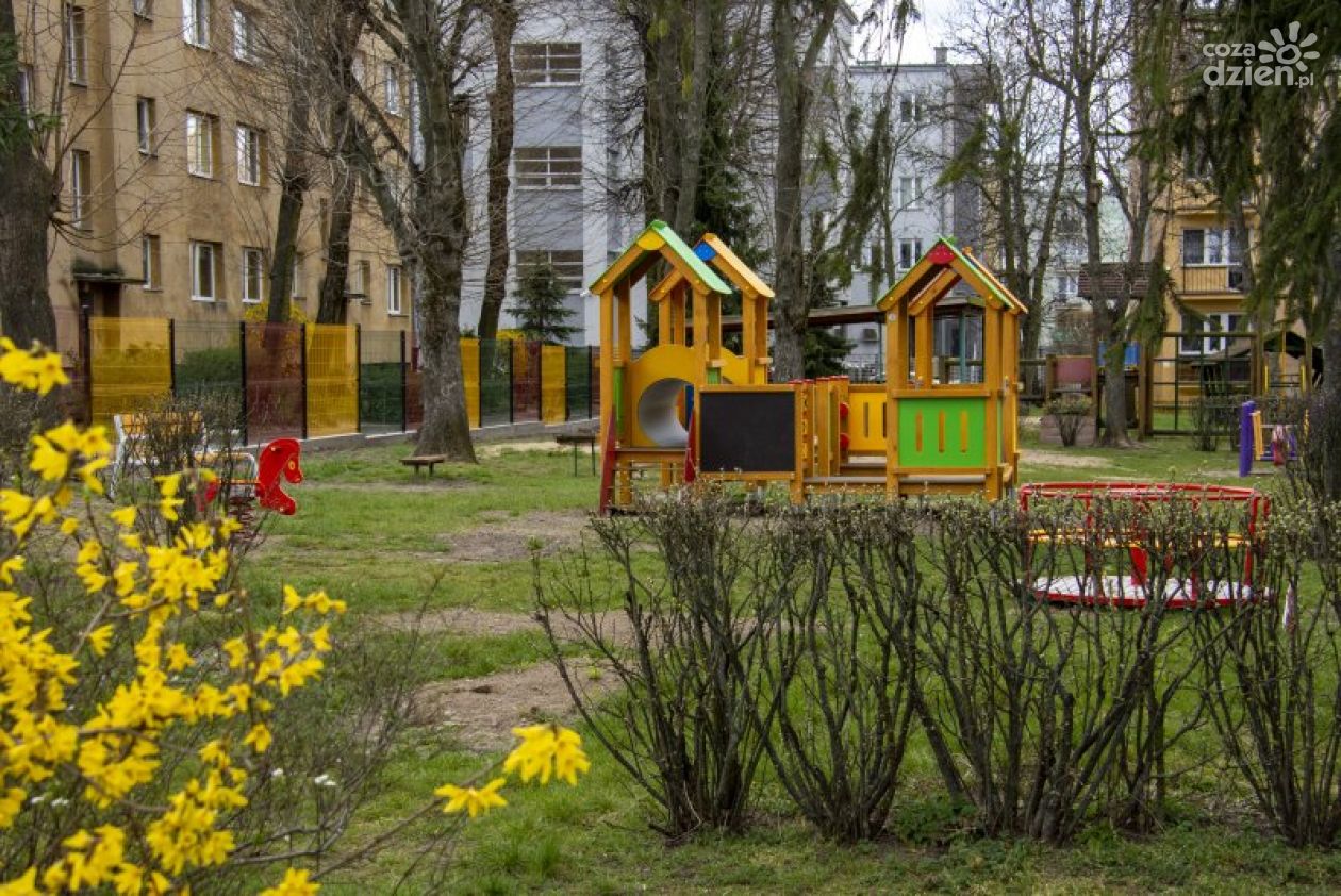 Place zabaw po liftingu. Pojawiły się m.in. nowe zjeżdżalnie