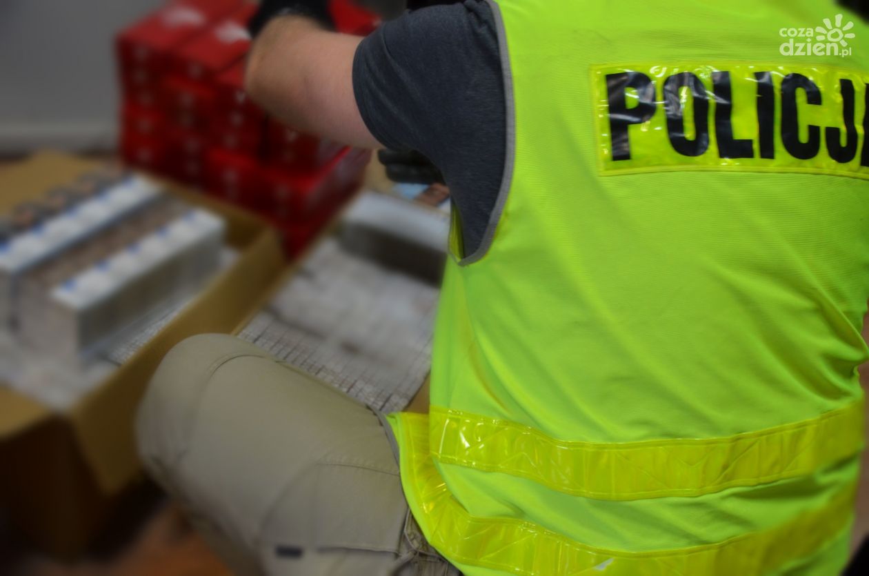 Mława. Zatrzymali do kontroli, odkryli kontrabandę