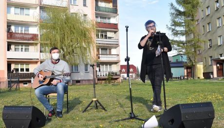 Pierwszy koncert pod blokiem za nami (zdjęcia)