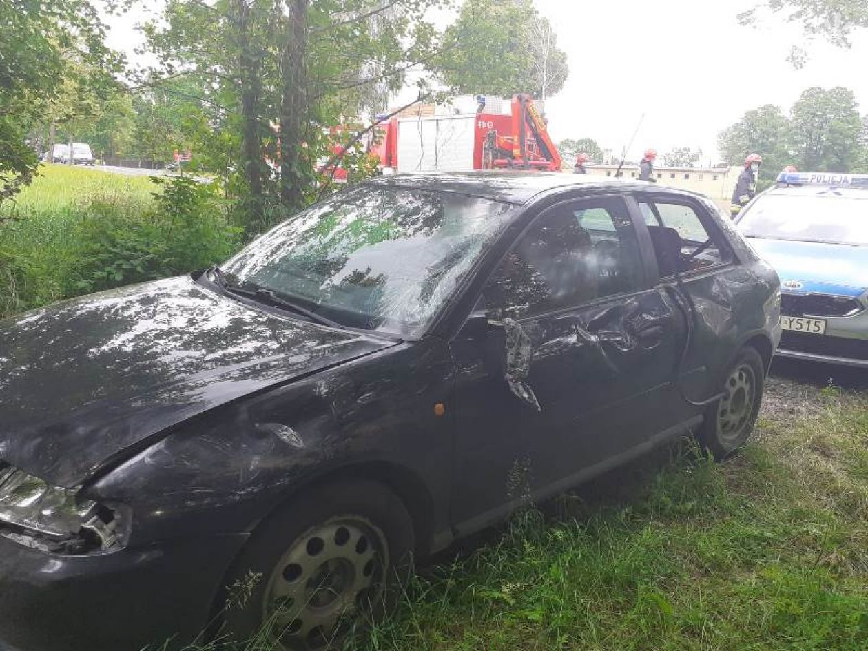 Kicin. Zderzenie osobówki z klępą 