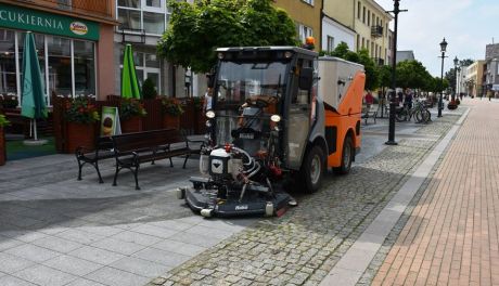 Nowy pojazd czyszczący na ulicach Ciechanowa (zdjęcia)