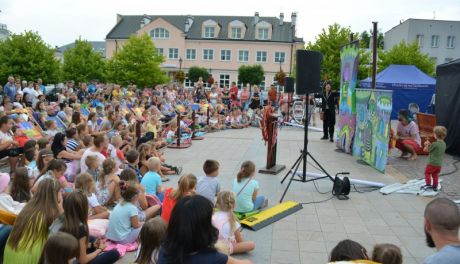 Przed ciechanowski ratusz wraca plenerowy teatr