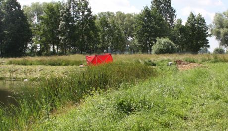 Tragedia pod Mławą, 57-latek utonął w stawie 