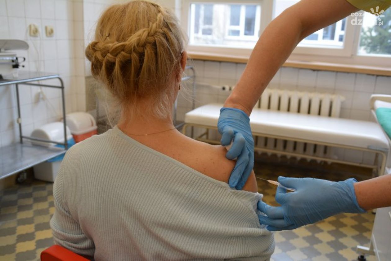 Co drugi płoński nauczyciel chce być zaszczepiony