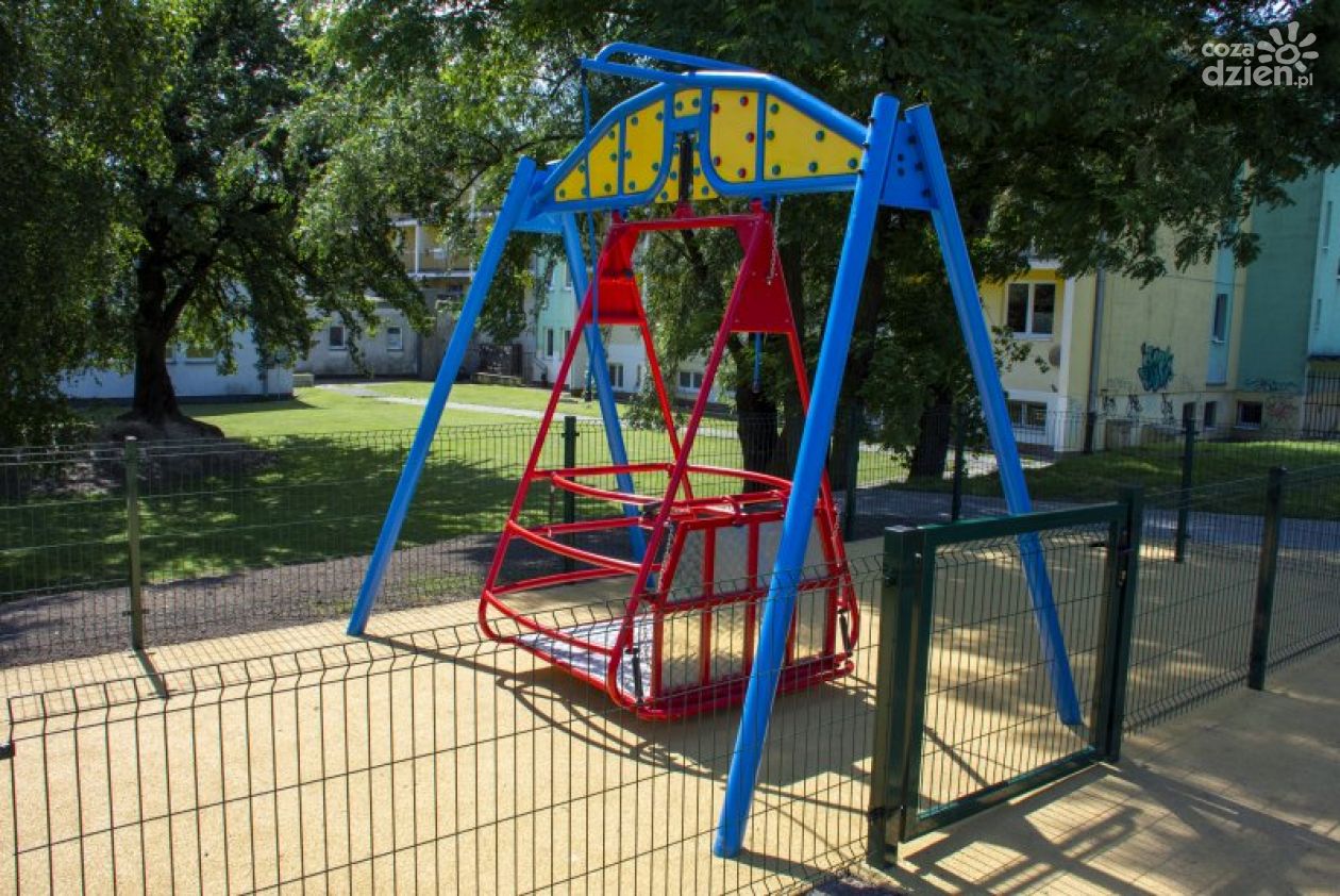 Integracyjne place zabaw w Ciechanowie