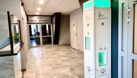 W ciechanowskim starostwie stanął automat do dezynfekcji rąk