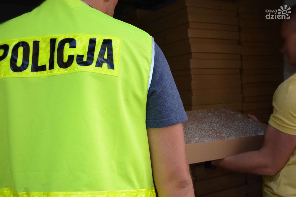 Nielegalne papierosy w rękach policji