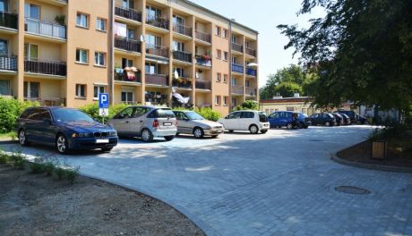 Parking przy Hallera już gotowy