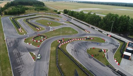 Kierowco, doskonal swoje umiejętności na Torze Modlin