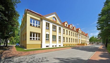 Dwóch lekarzy zarażonych koronawirusem