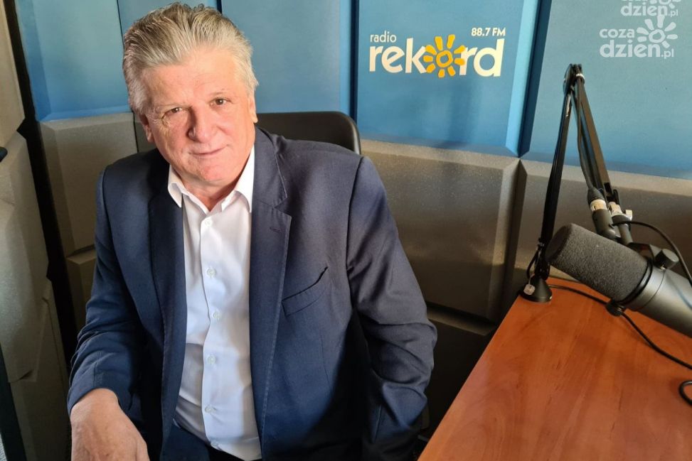 Marek Kiwit: Seniorzy na wsi nie mają internetu, trzeba do nich dotrzeć w inny sposób