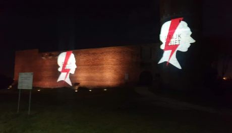 Iluminacja na zamku bez zgody?