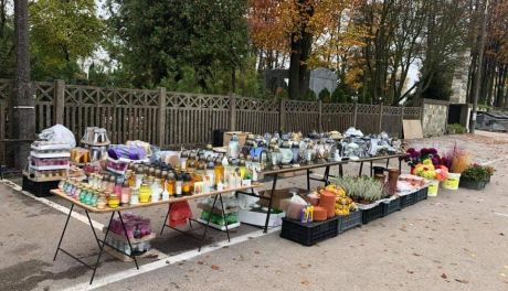 Samorząd Ciechanowa wspomoże handlujących kwiatami i zniczami