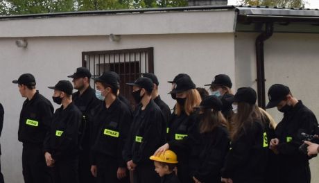 Nowe umundurowanie dla drużyny młodzieżowej z OSP Modła