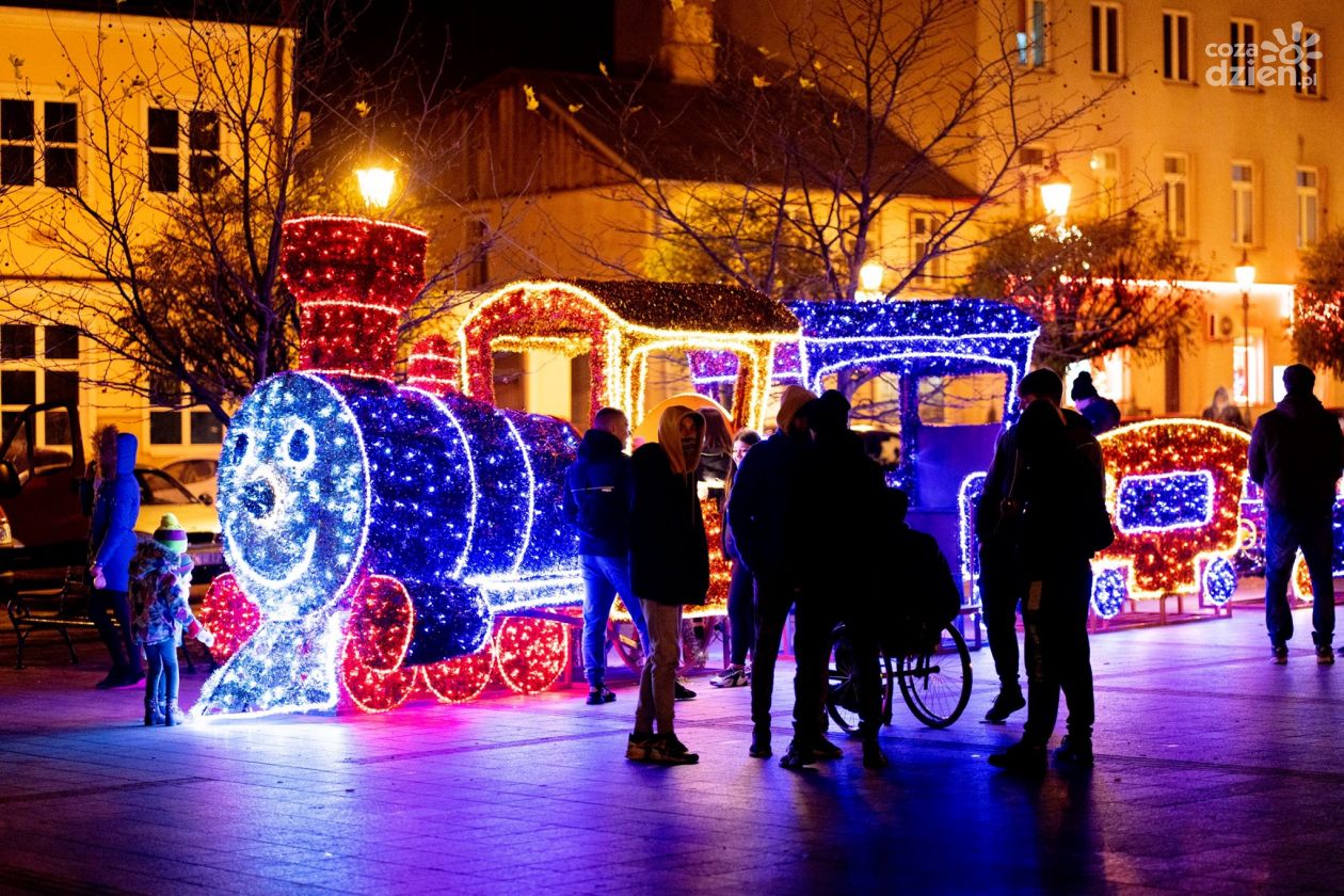 Ciechanów. Świąteczna iluminacja już rozbłysła!