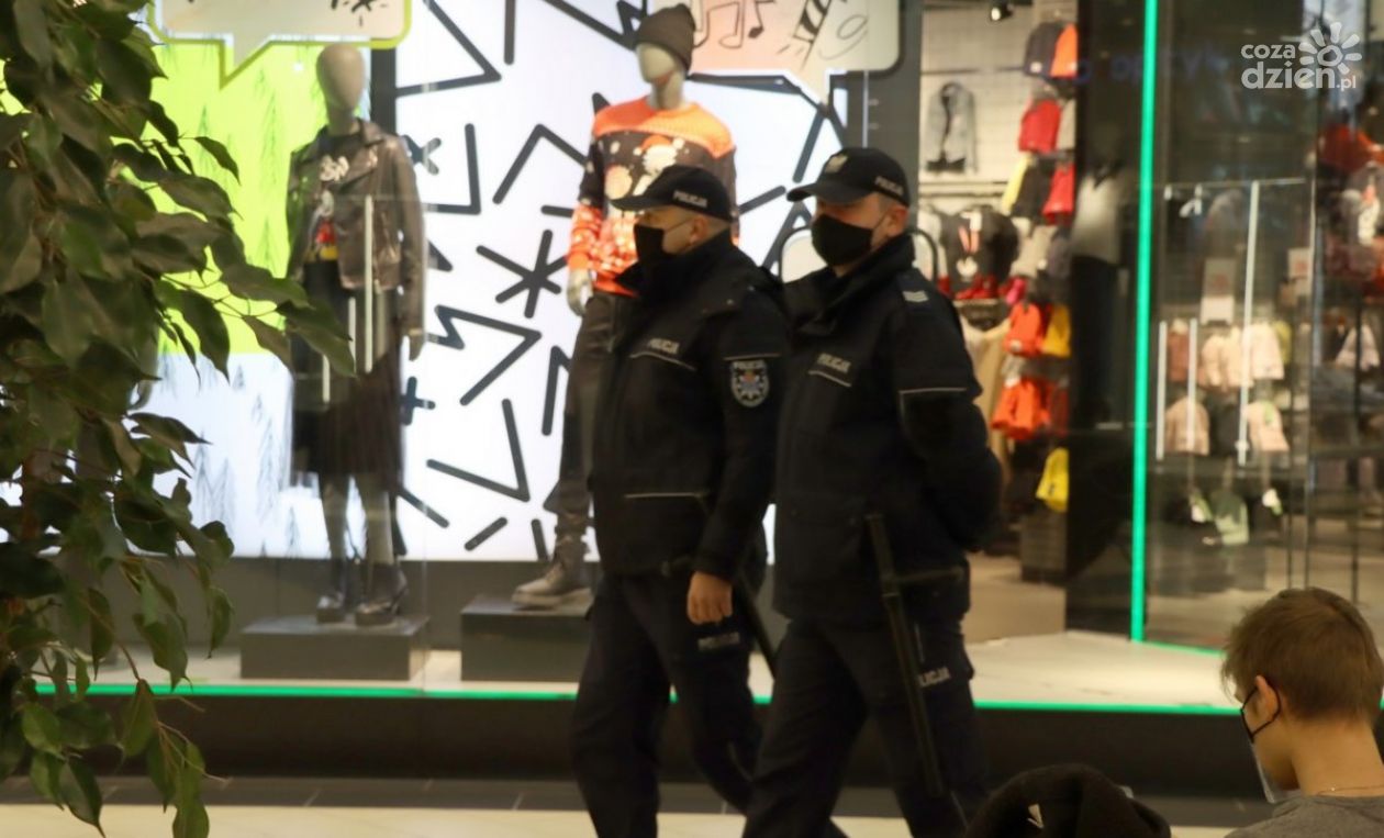 Kontrole policji w galeriach handlowych