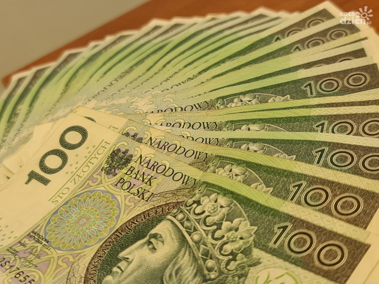 Kasjerka banku ukradła 300 tys złotych