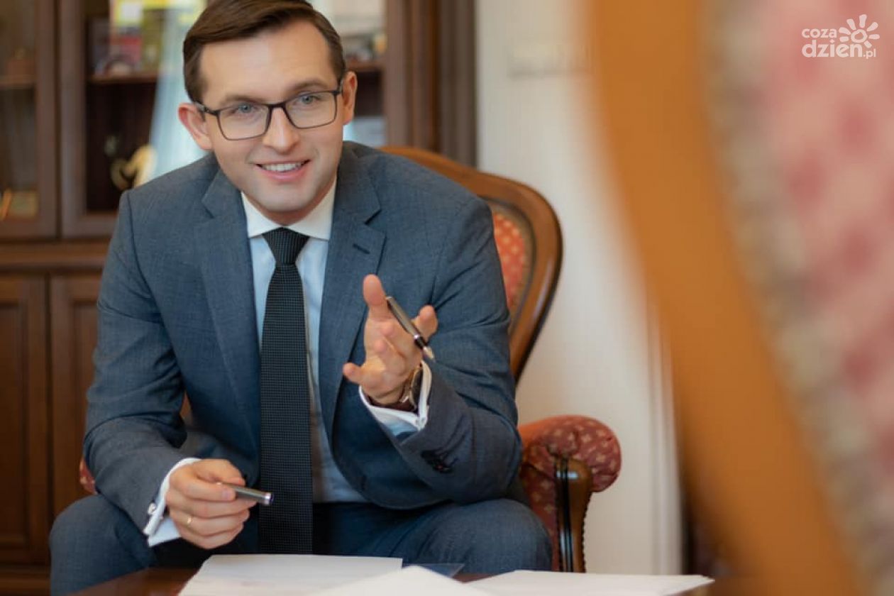 Sąd unieważnił karę sanepidu za „Koncertowanie pod blokami”