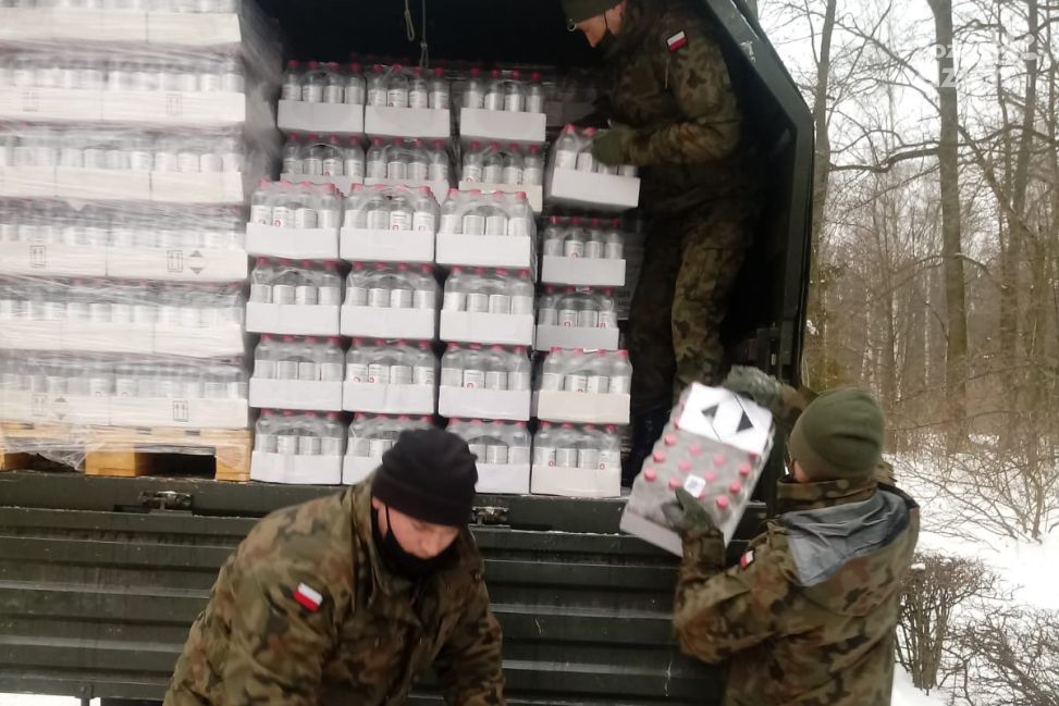 Terytorialsi dostarczają płyn dezynfekcyjny