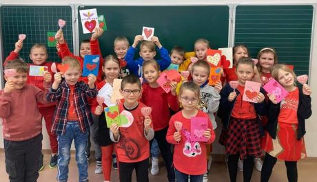 Ona by tak chciała iść do "Trójki". Oryginalna promocja przasnyskiej podstawówki