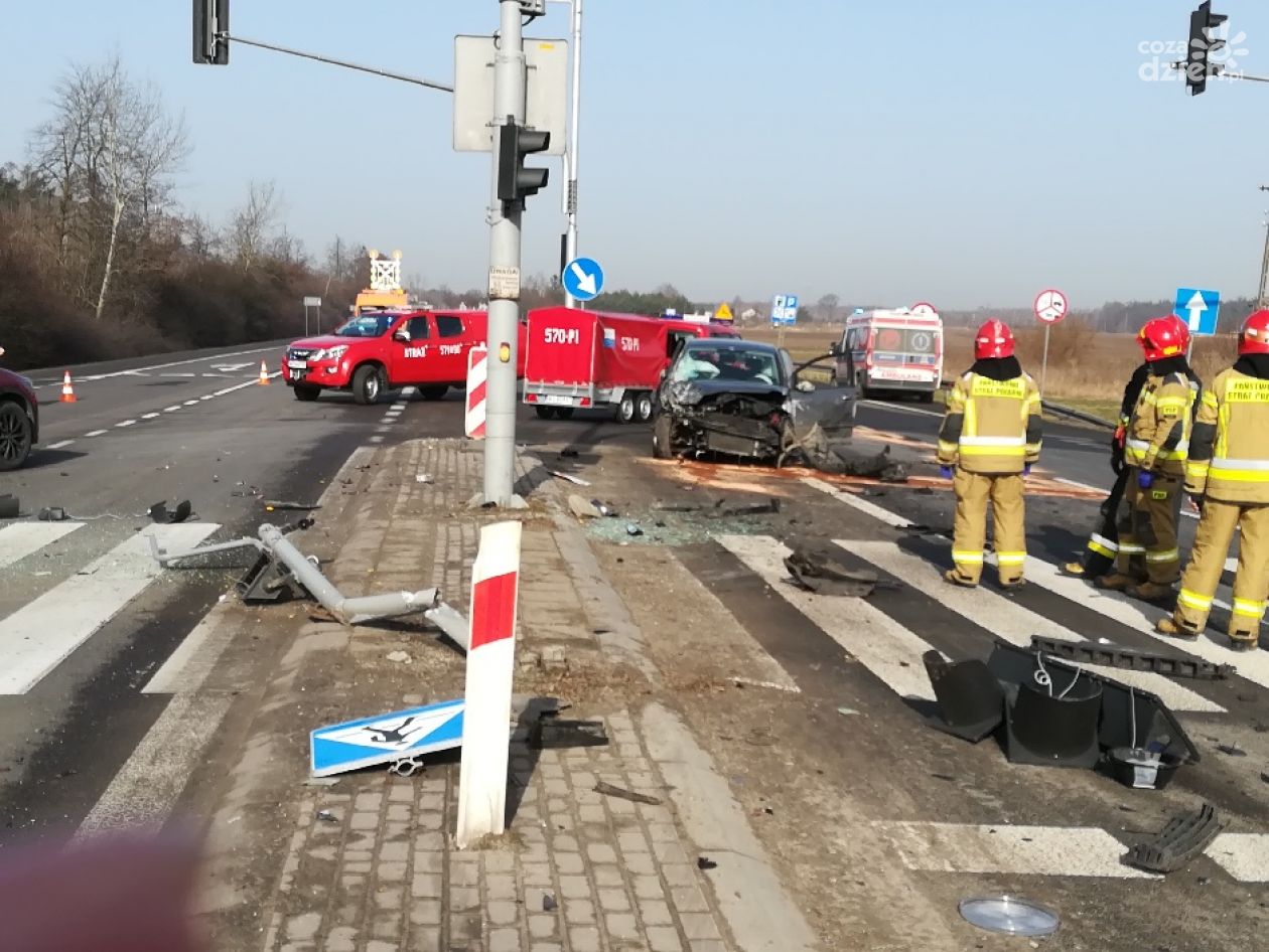 Z ostatniej chwili! Poważny wypadek na siódemce (akt.)