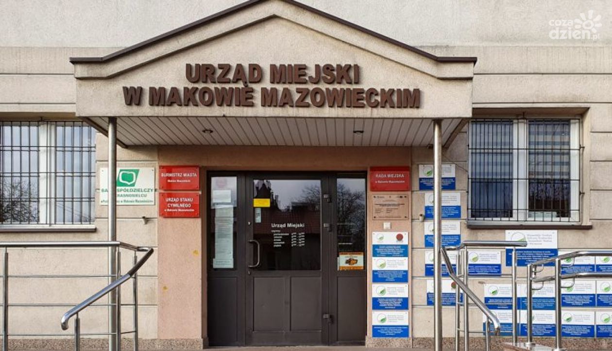 Ratusz w Makowie się zamyka