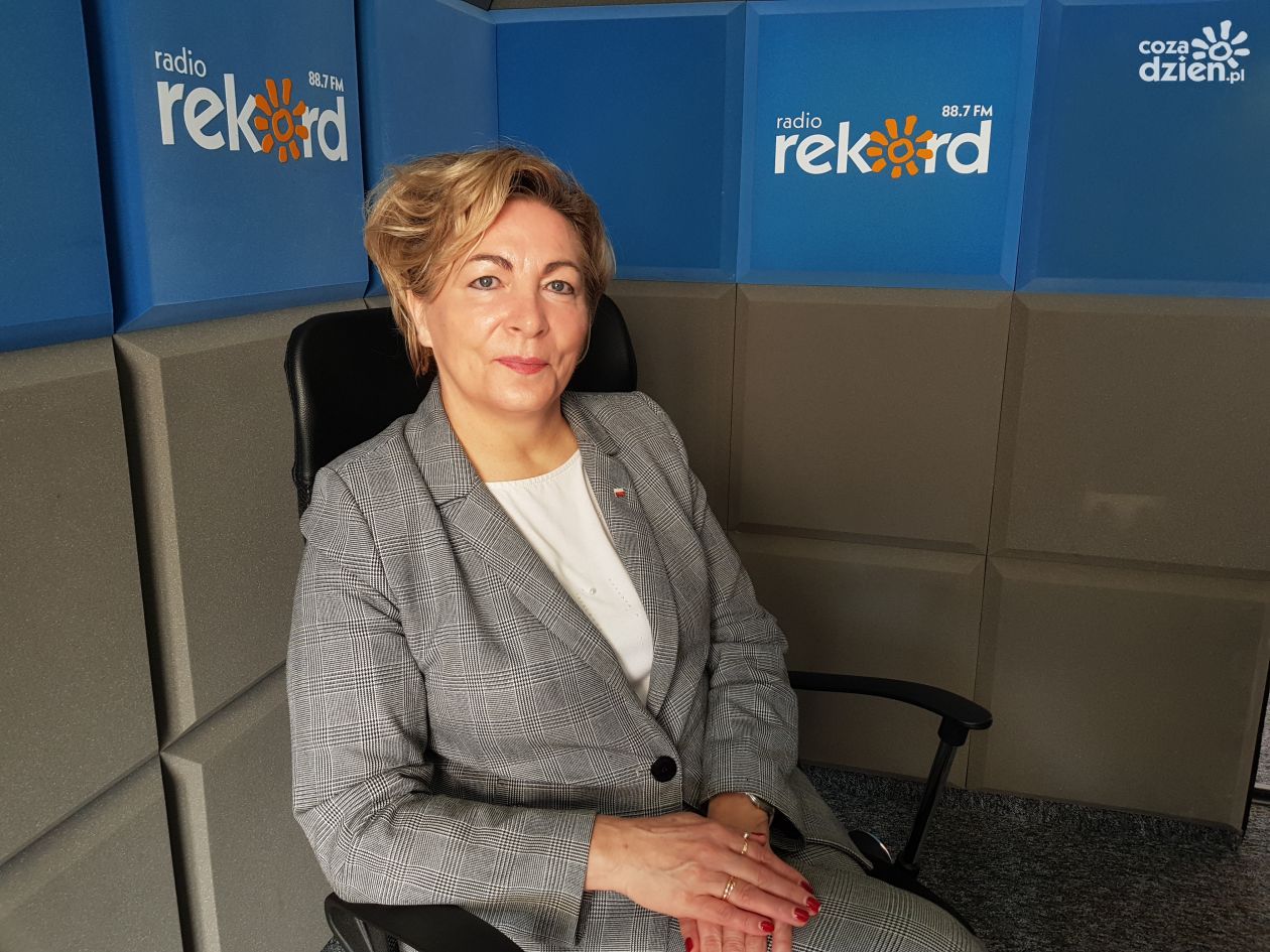 Cicholska: Sytuacja jest krytyczna, obostrzenia są koniecznością!