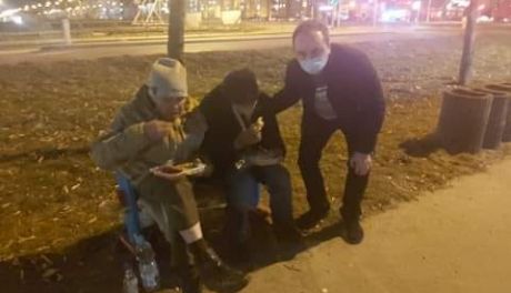 Pomagają bezdomnym z sercem, ale czy z głową? 