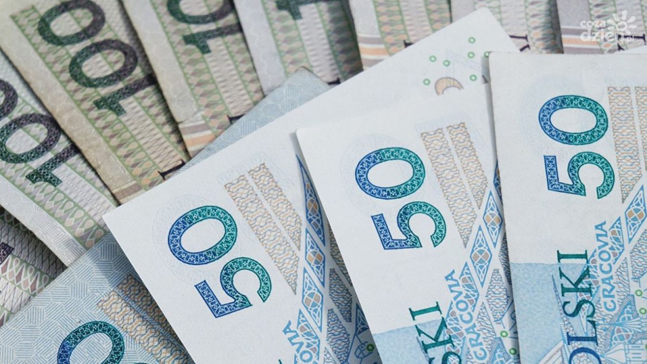 Oszuści wyczyścili jej konto. Udawali, że chcą kupić basen