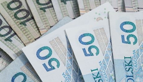 Chciała sprzedać basen dziecięcy. Straciła prawie 11 tys. złotych