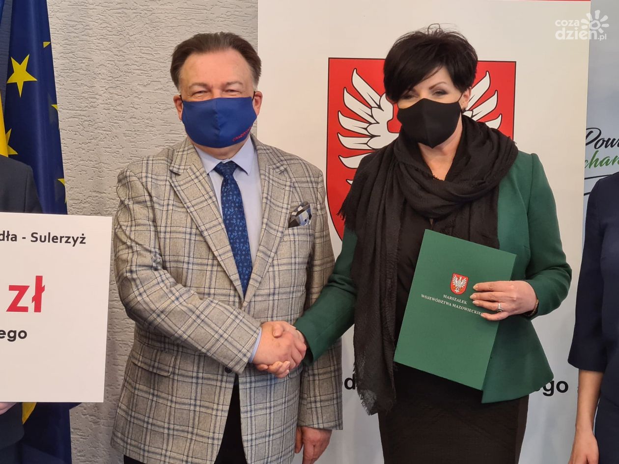 Mazowsze wsparło rozbudowę drogi w powiecie
