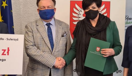 Mazowsze wsparło rozbudowę drogi w powiecie