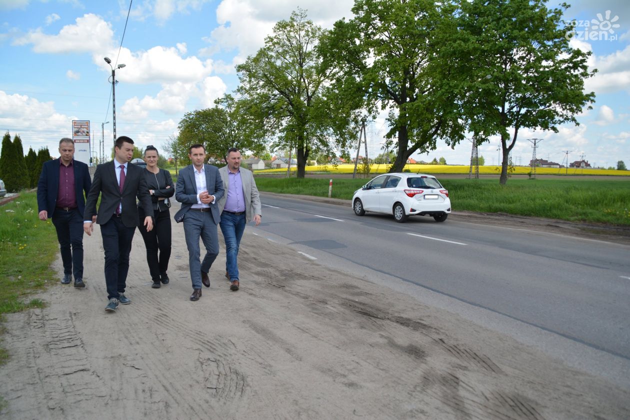 Pilne! Chruszczewo ze ścieżką rowerową