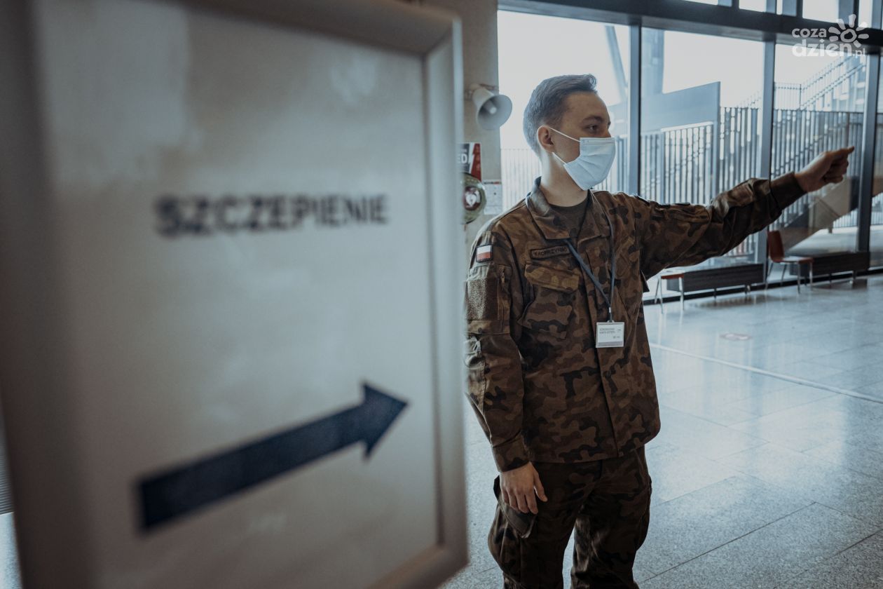Żołnierze 5 Brygady OT wspierają punkty szczepień powszechnych