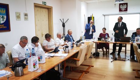Kuriozalne głosowanie na sesji powiatu przasnyskiego