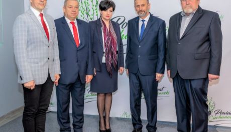 Powiat wręczy symboliczne serca