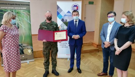 Pomagali ciechanowskiemu szpitalowi przez ponad rok. Dziś im podziękowano!