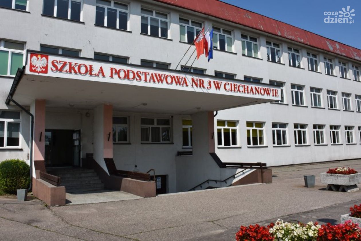 Nowy dyrektor Szkoły Podstawowej nr. 3 w Ciechanowie! Zaskoczeni?