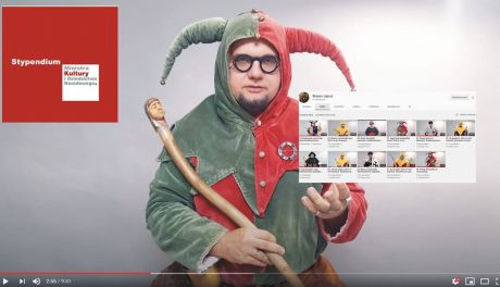 Błazen w Muzeum Pozytywizmu w Gołotczyźnie 