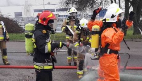 Wypadek ciężarówki z chemikaliami. Jutro w Ciechanowie odbędą się ćwiczenia służb mundurowych