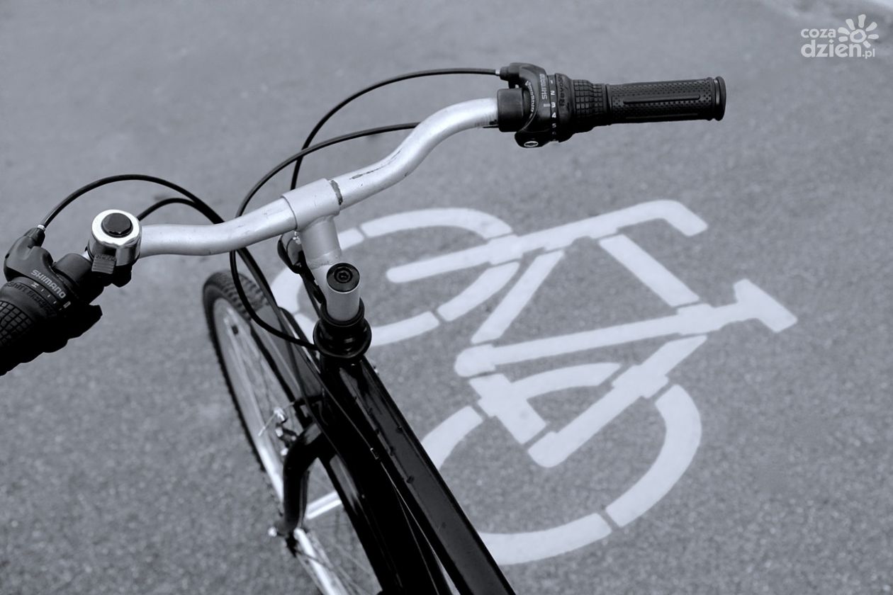 Rowerzysta potrącony na ścieżce rowerowej