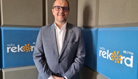 Adam Krzemiński: Już są w kraju szkoły, które przechodzą na hybrydę