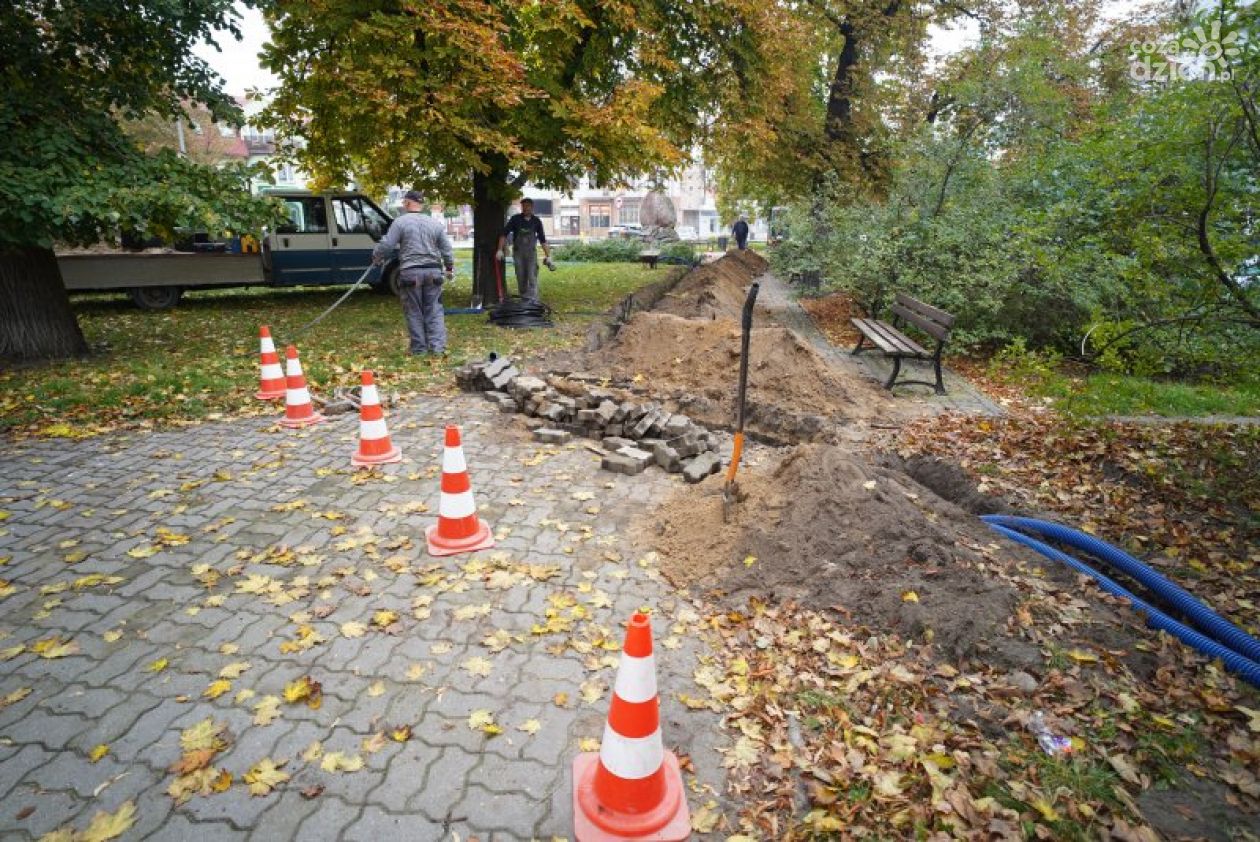 Ciechanów. Ruszył remont popularnego skweru