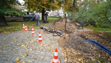 Ciechanów. Ruszył remont popularnego skweru
