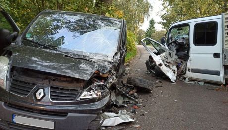 Zderzenie dwóch dostawczaków pod Mławą